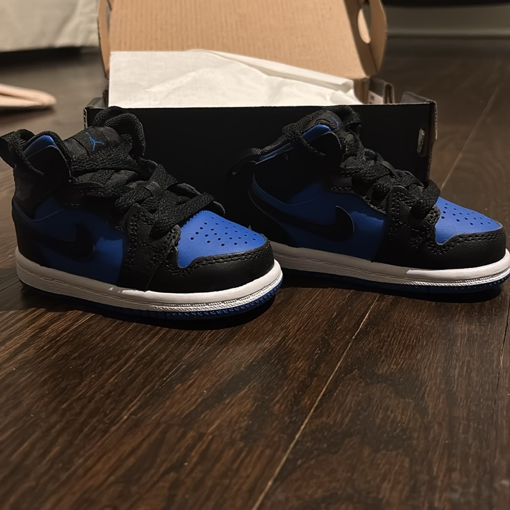 New Nike toddler, Jordans size 4
